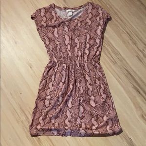 H&M snakeskin dress w/ pockets